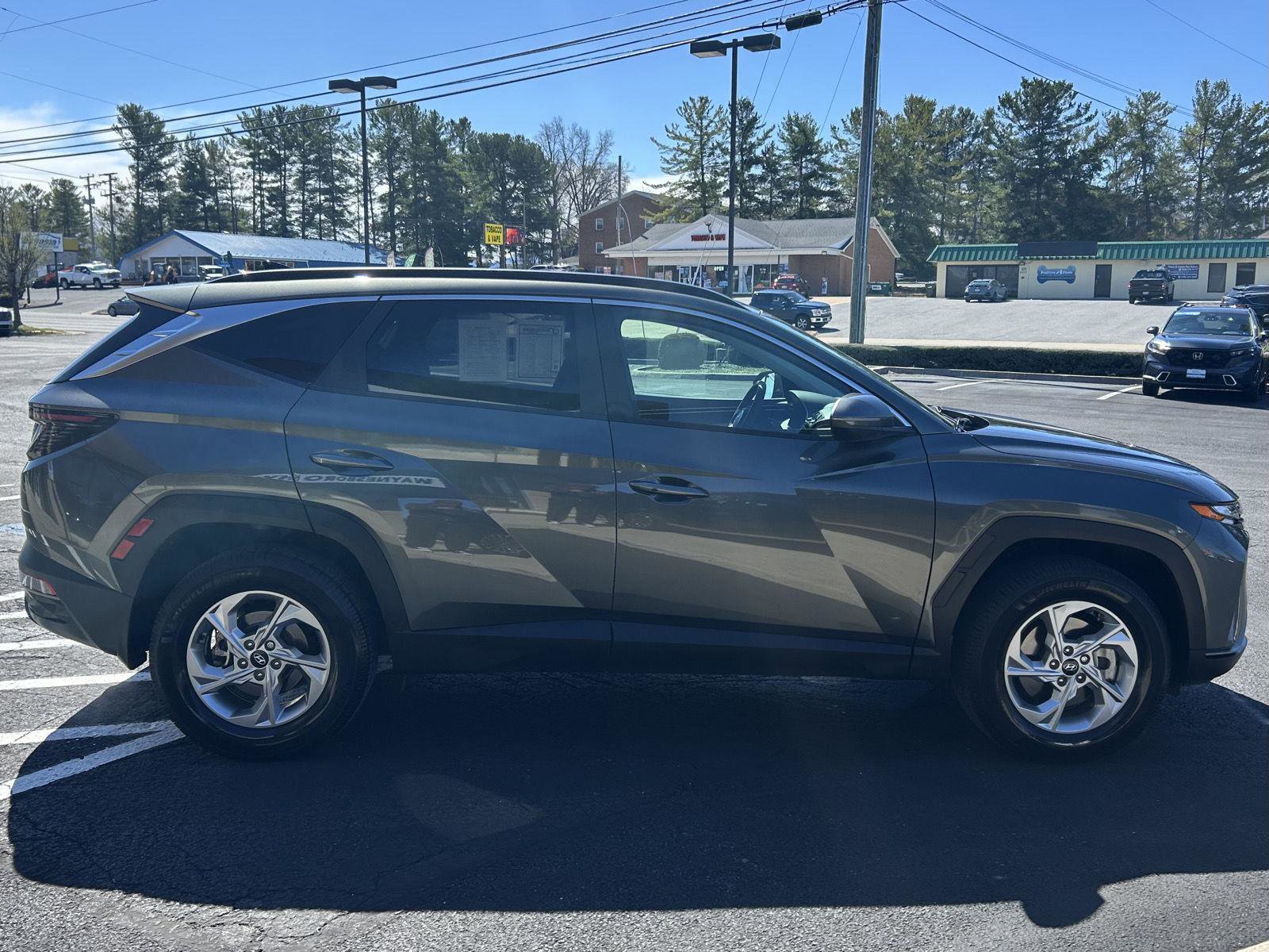 Used 2022 Hyundai Tucson SEL w/ Cargo Package image 7