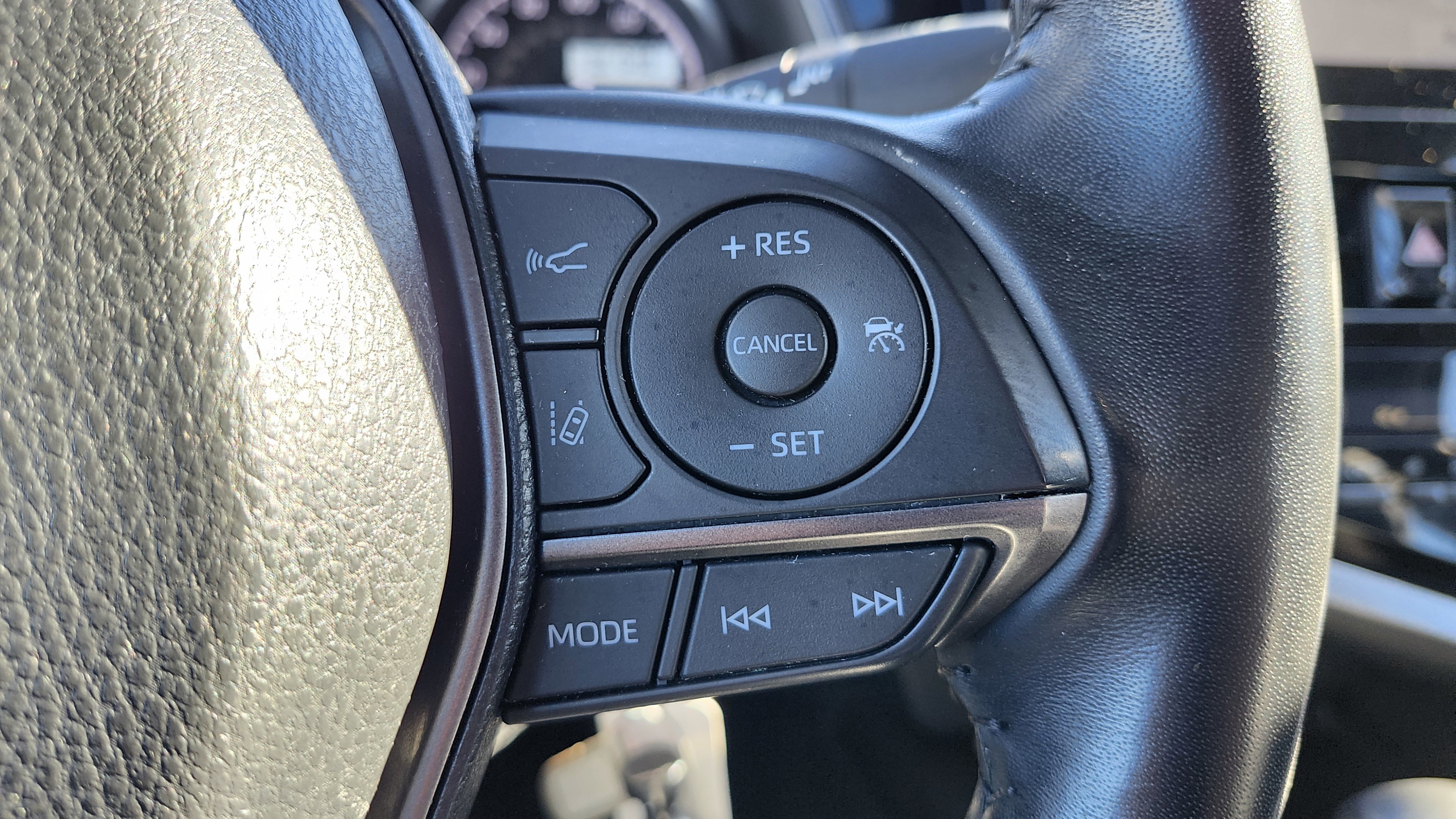 Used 2023 Toyota Camry SE image 29