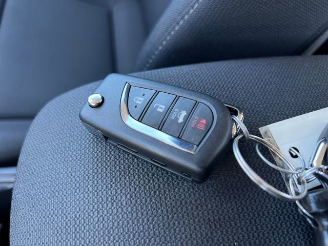 Used 2025 Toyota Corolla LE image 32