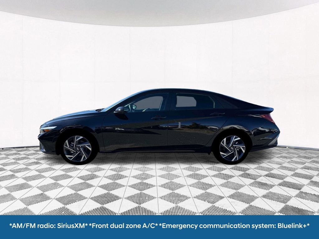 New 2025 Hyundai Elantra SEL image 4