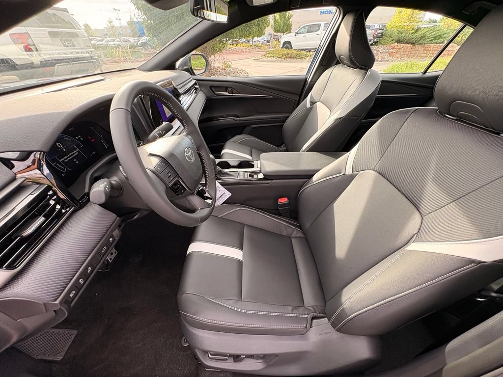 Used 2026 Toyota Camry SE FWD image 11