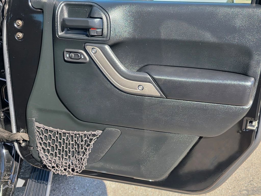 Used 2018 Jeep Wrangler Sport image 25