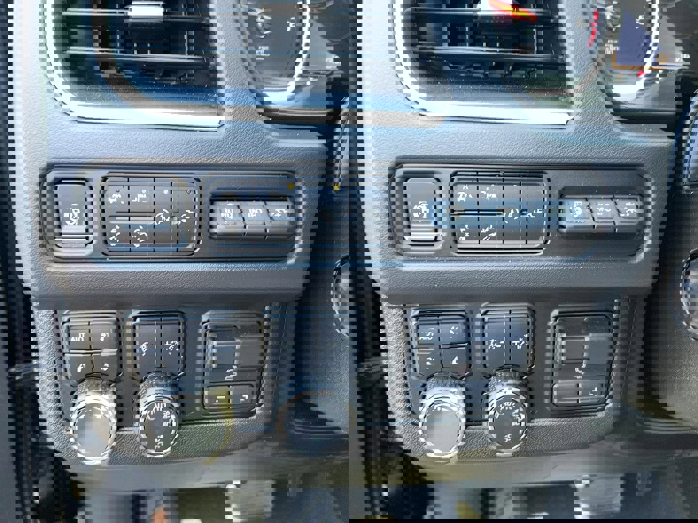 Used 2021 Chevrolet Suburban High Country w/ Premium Package image 15