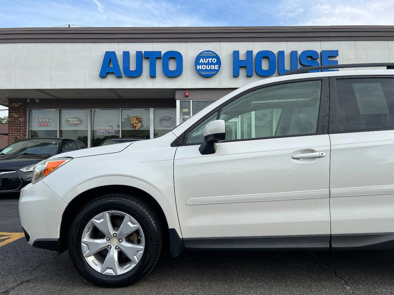 Used 2015 Subaru Forester 2.5i Premium w/ All-Weather Package AWD/4WD image 37