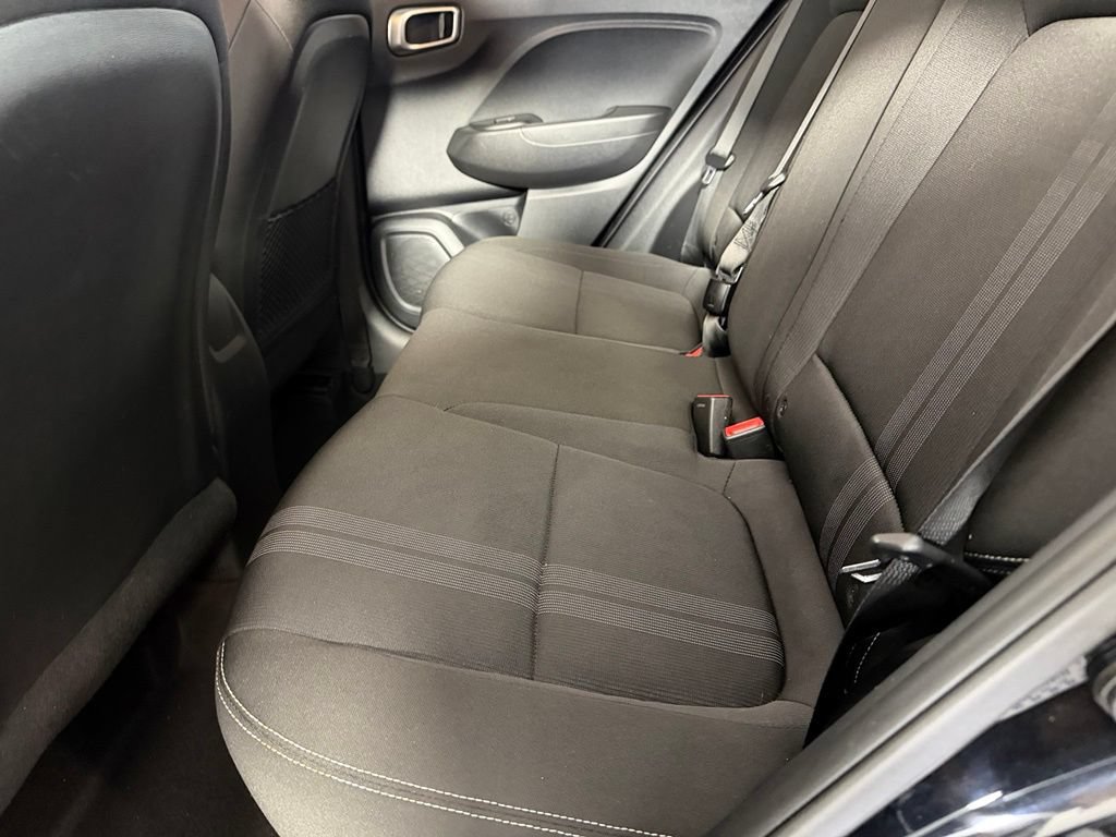 Used 2022 Hyundai Venue SEL FWD image 25