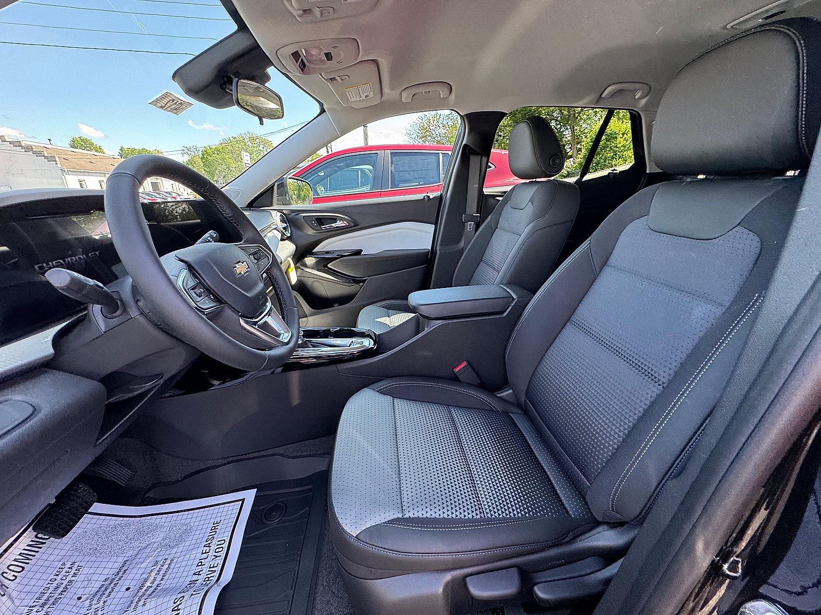 New 2026 Chevrolet Trax LT w/ Driver Confidence Package FWD image 8