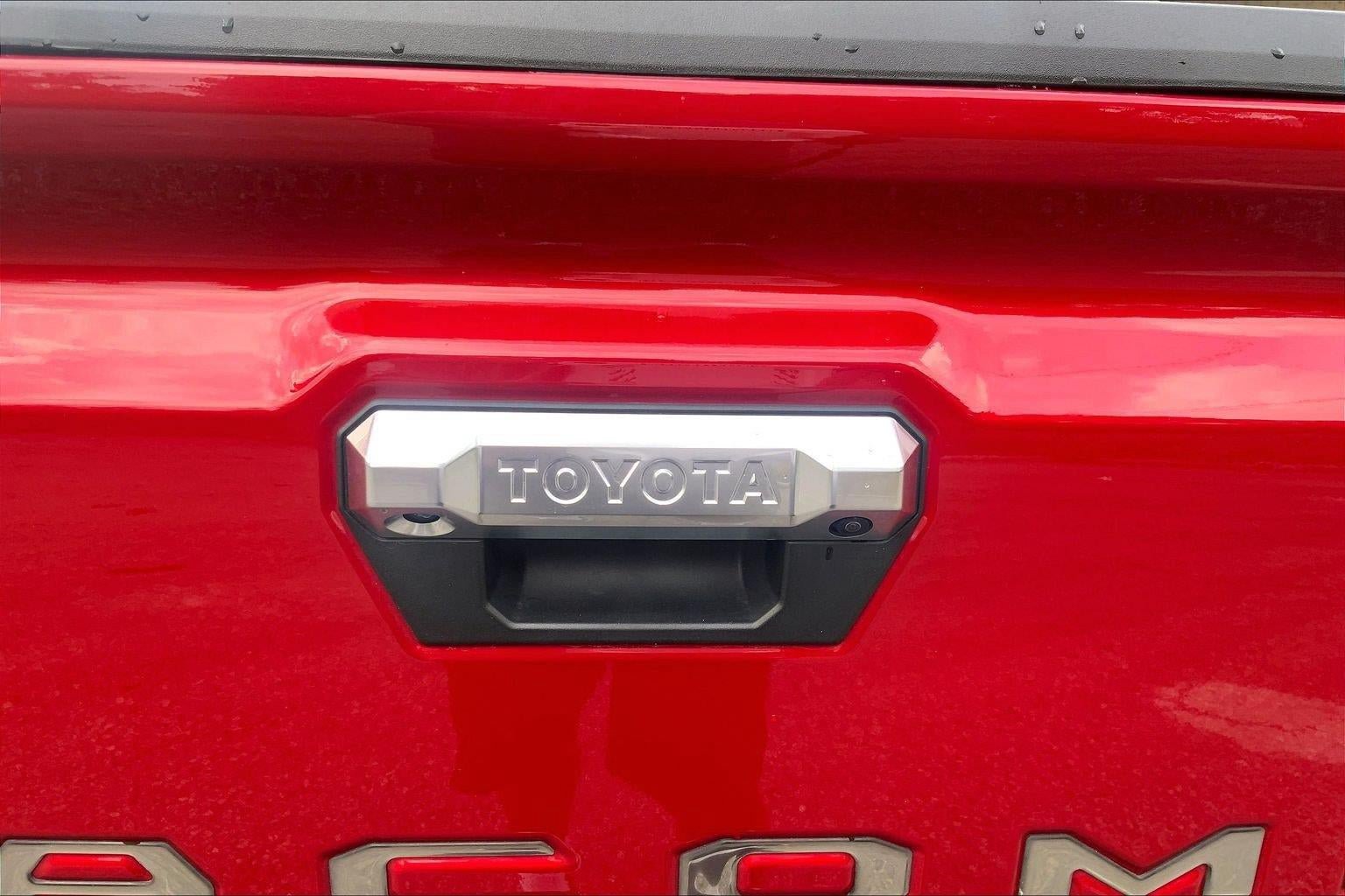 Used 2025 Toyota Tacoma Limited AWD/4WD image 8