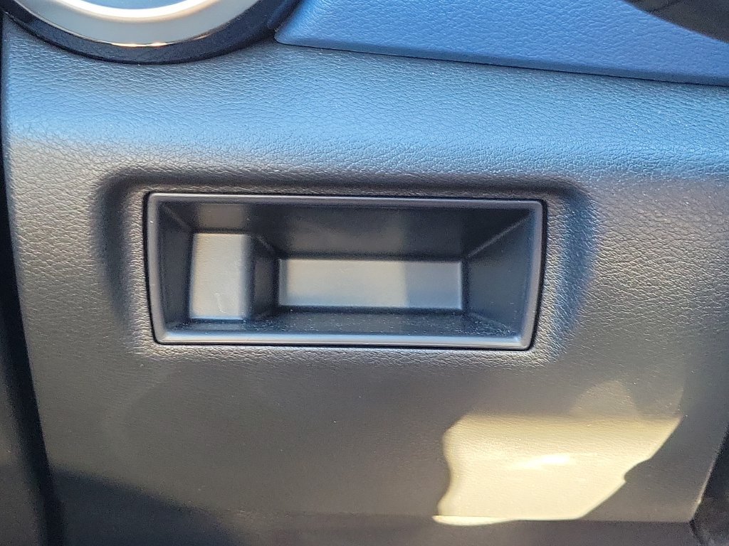 Used 2025 Nissan Versa SV w/ Trunk Package FWD image 27