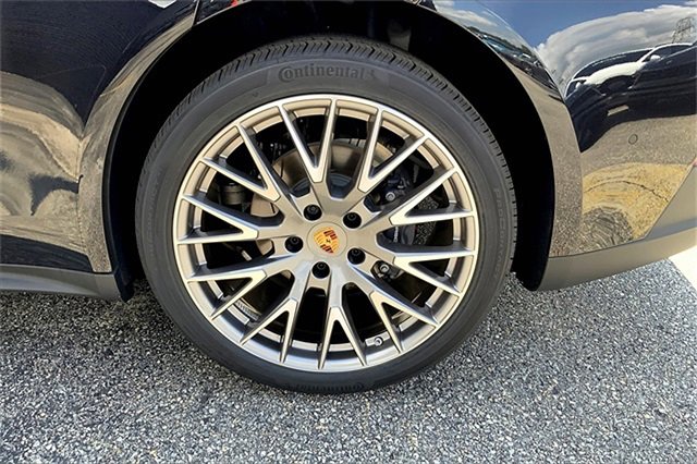 New 2025 Porsche Panamera 4 image 16