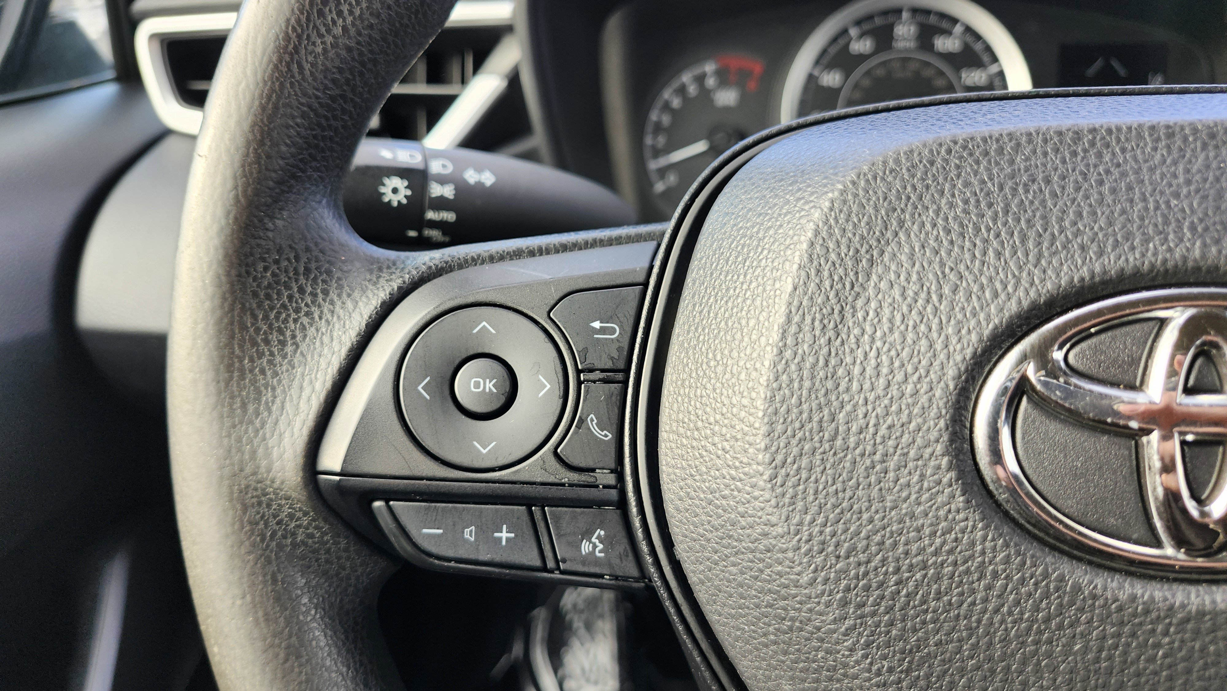 Used 2022 Toyota Corolla LE image 31