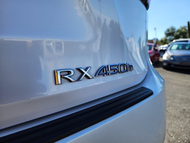 Used 2019 Lexus RX 450h AWD w/ Navigation Package image 13