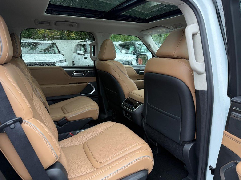 New 2027 INFINITI QX80 Luxe w/ Cargo Package AWD/4WD image 6