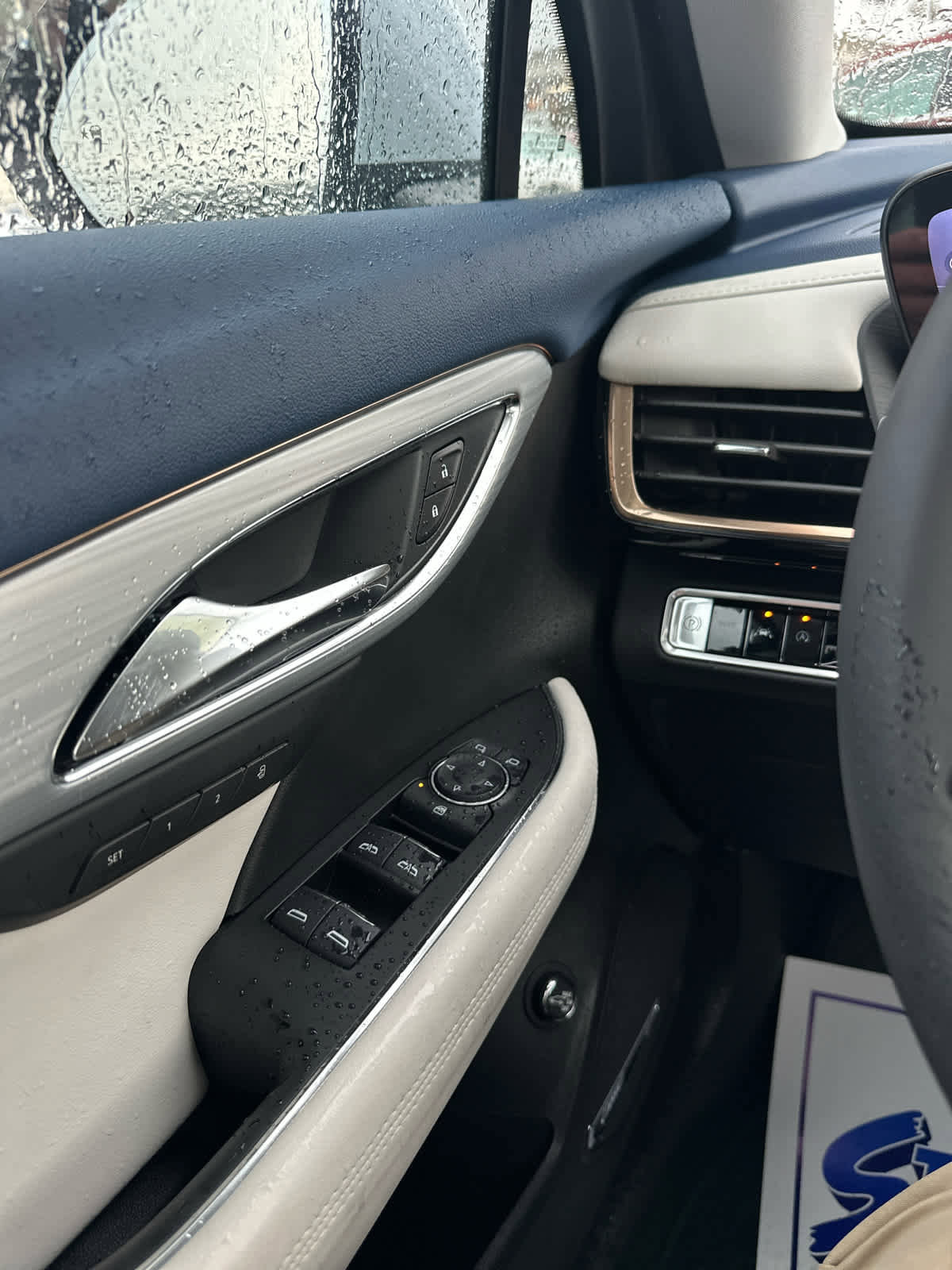 New 2025 Buick Envision Avenir image 17