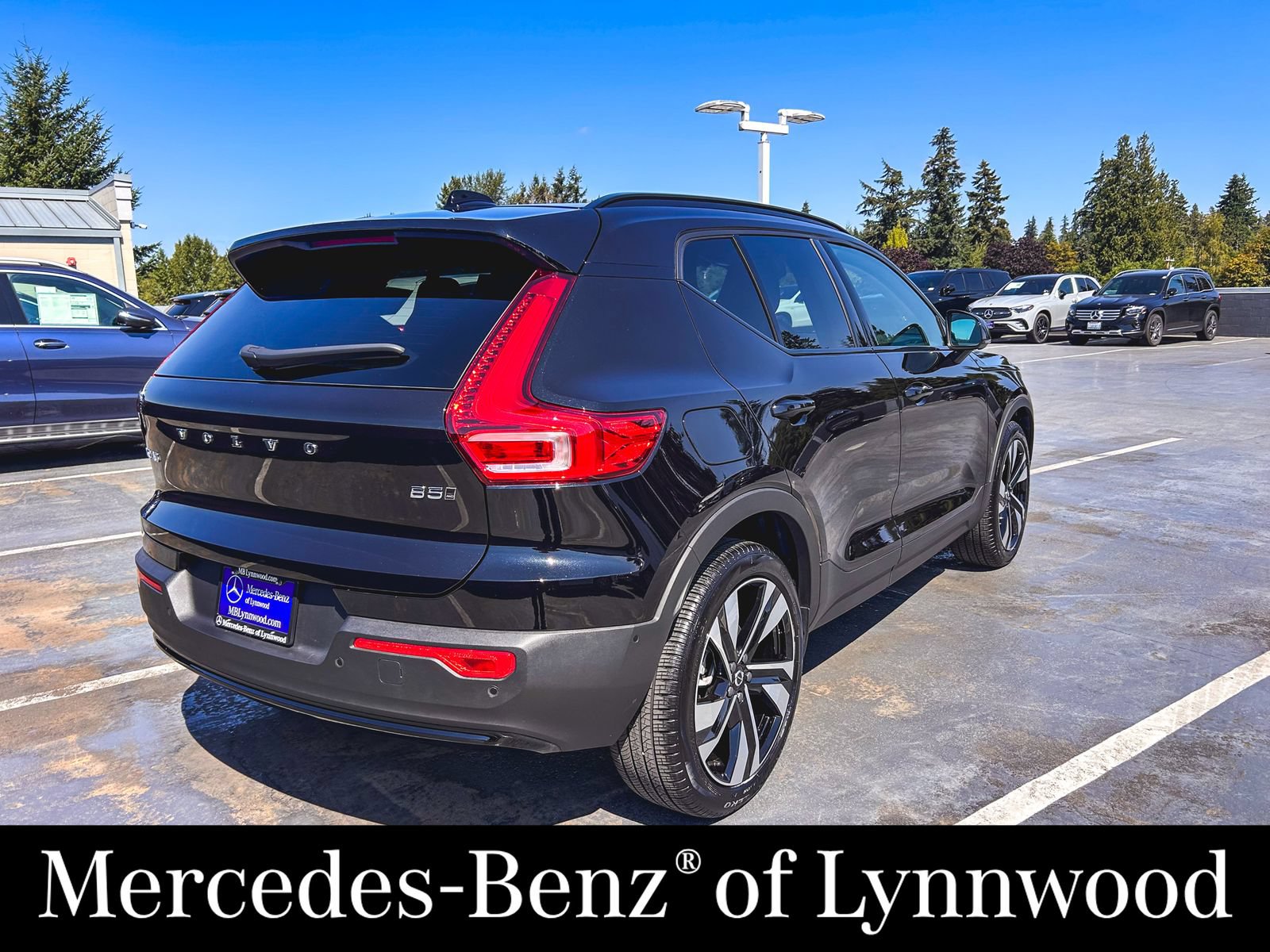 Used 2026 Volvo XC40 B5 Ultra w/ Protection Package Premier AWD/4WD image 8