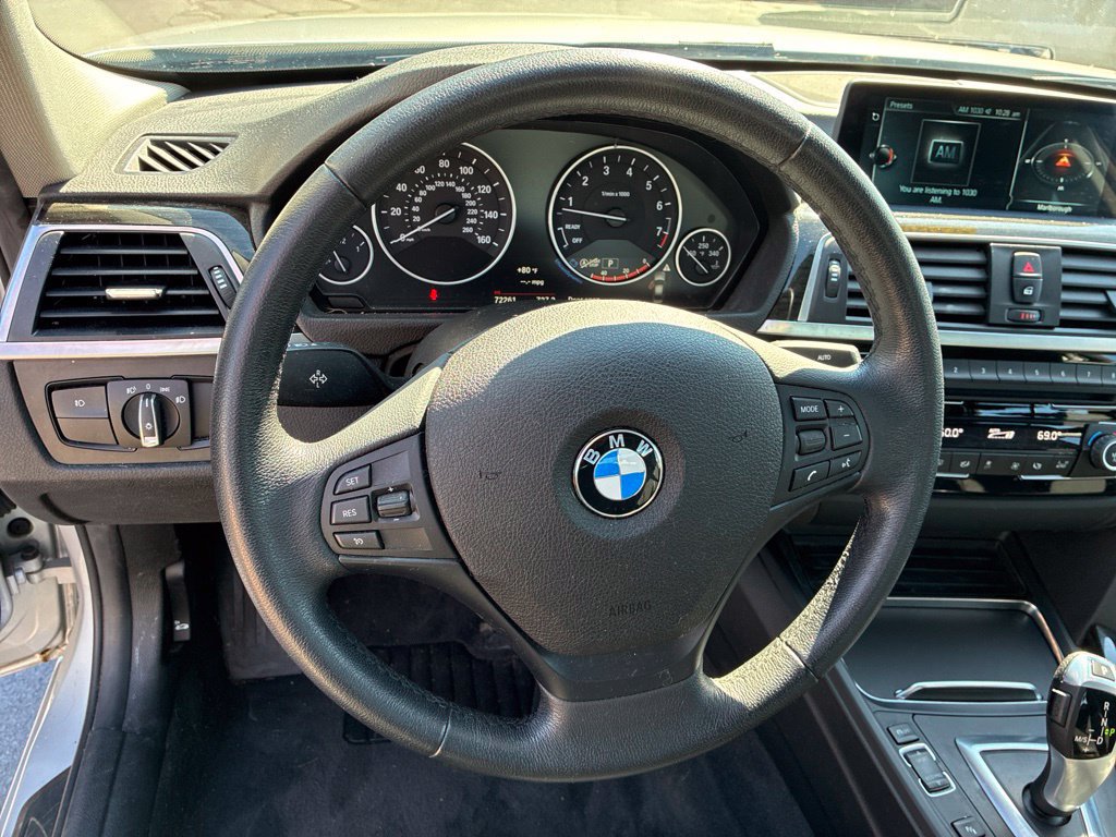 Used 2017 BMW 320i xDrive Sedan AWD/4WD image 16