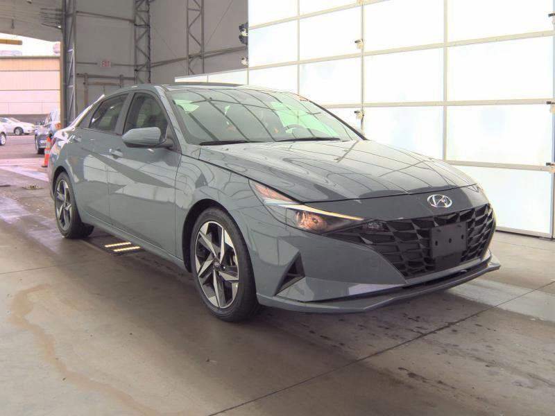 Used 2023 Hyundai Elantra SEL w/ Convenience Package image 3