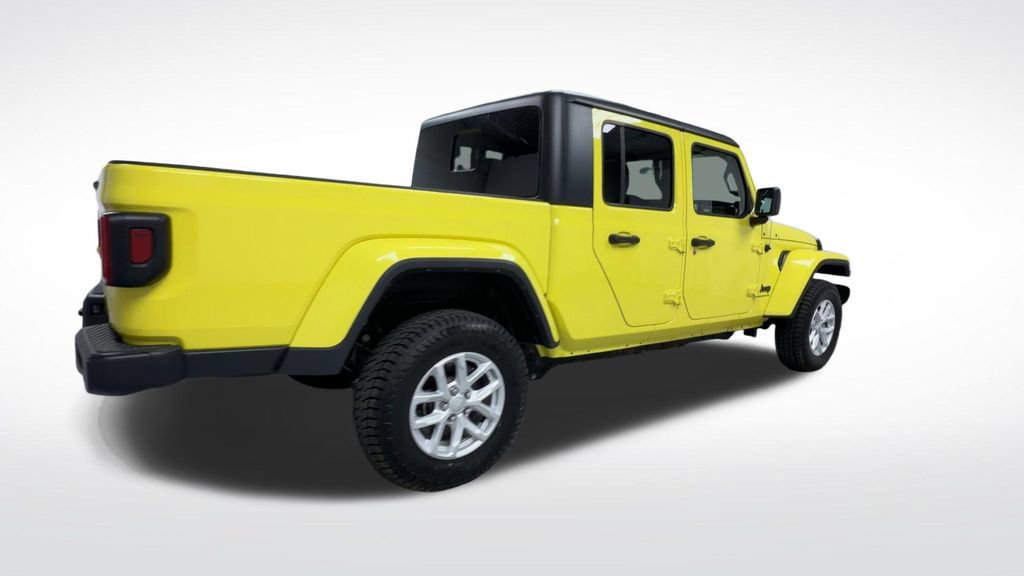 Used 2023 Jeep Gladiator Sport AWD/4WD image 8