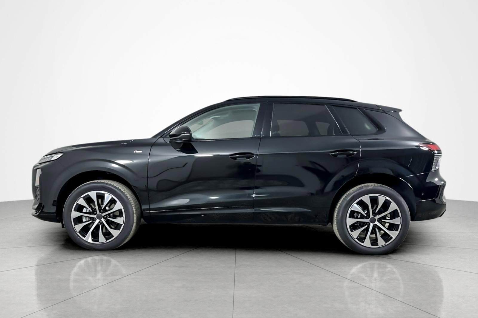 New 2026 Audi Q3 quattro 2.0T image 3