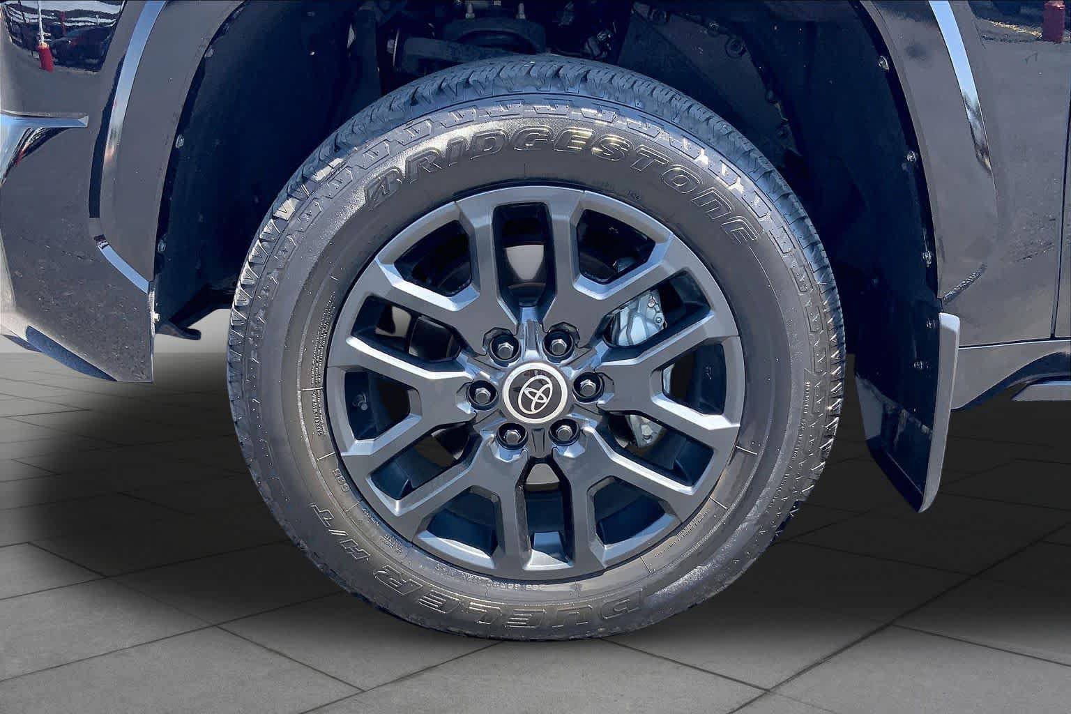Used 2024 Toyota Tundra Platinum AWD/4WD image 11
