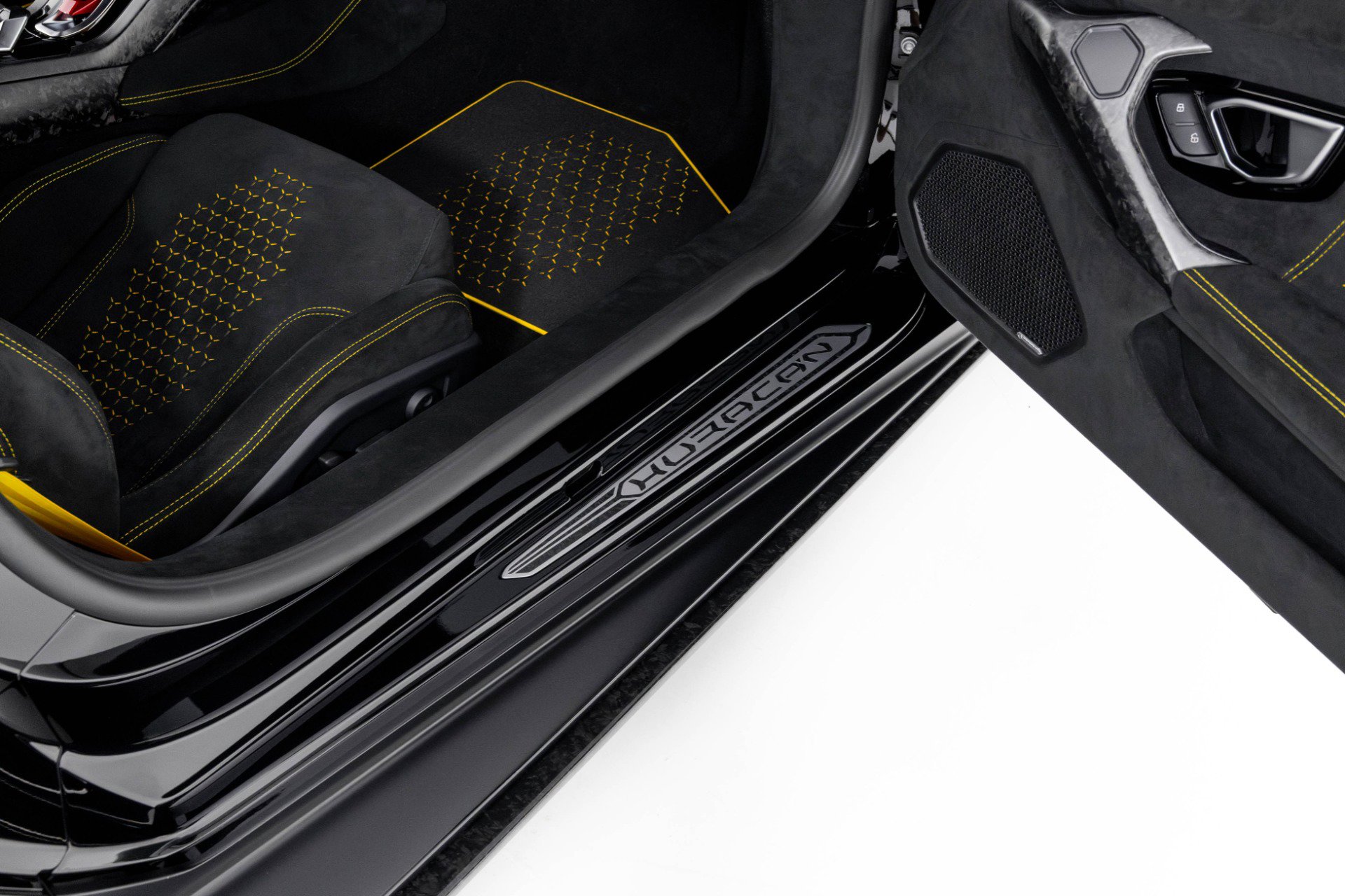 Used 2018 Lamborghini Huracan Performante image 39