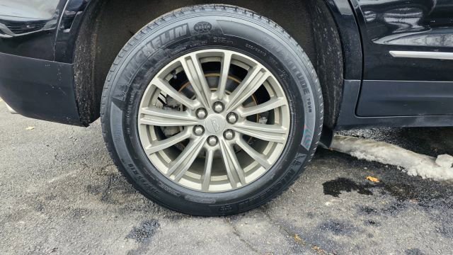 Used 2017 Cadillac XT5 Luxury w/ Driver Awareness Package AWD/4WD image 50