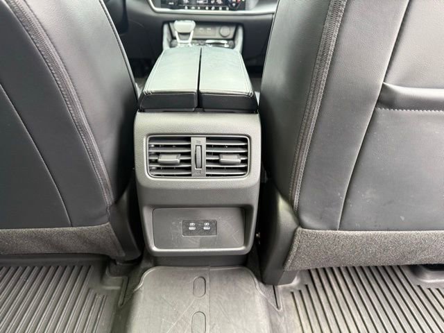 Used 2024 Nissan Rogue SV w/ SV Premium Package image 25