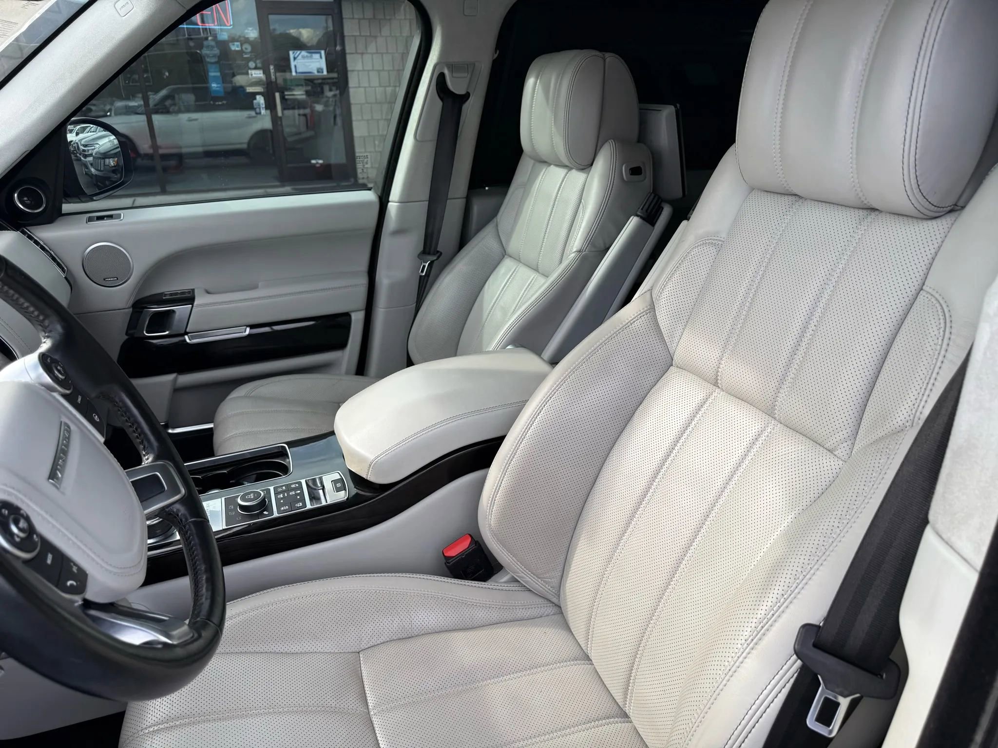 Used 2017 Land Rover Range Rover Long Wheelbase Autobiography image 21