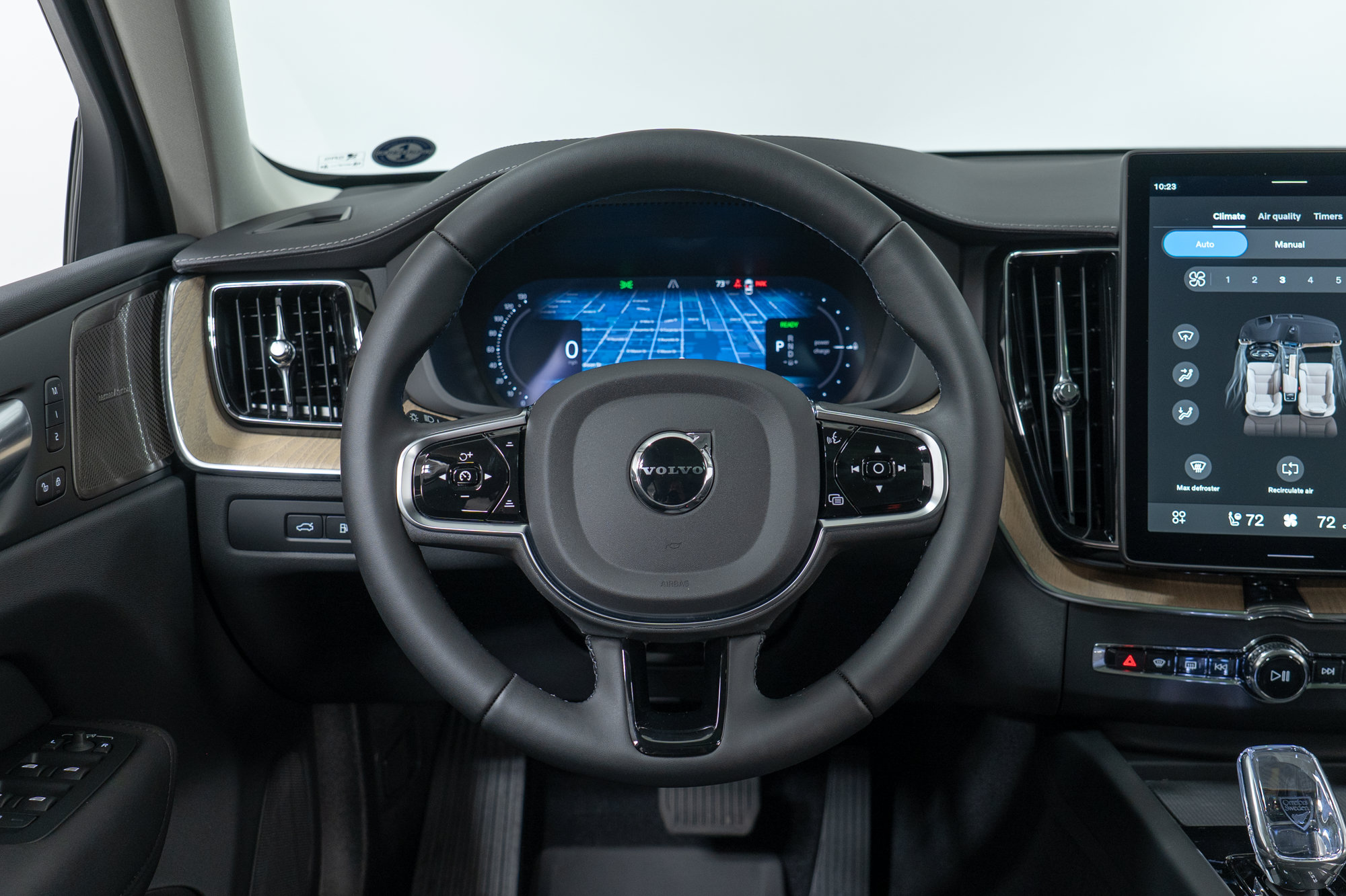 New 2027 Volvo XC60 T8 Ultra AWD/4WD image 17