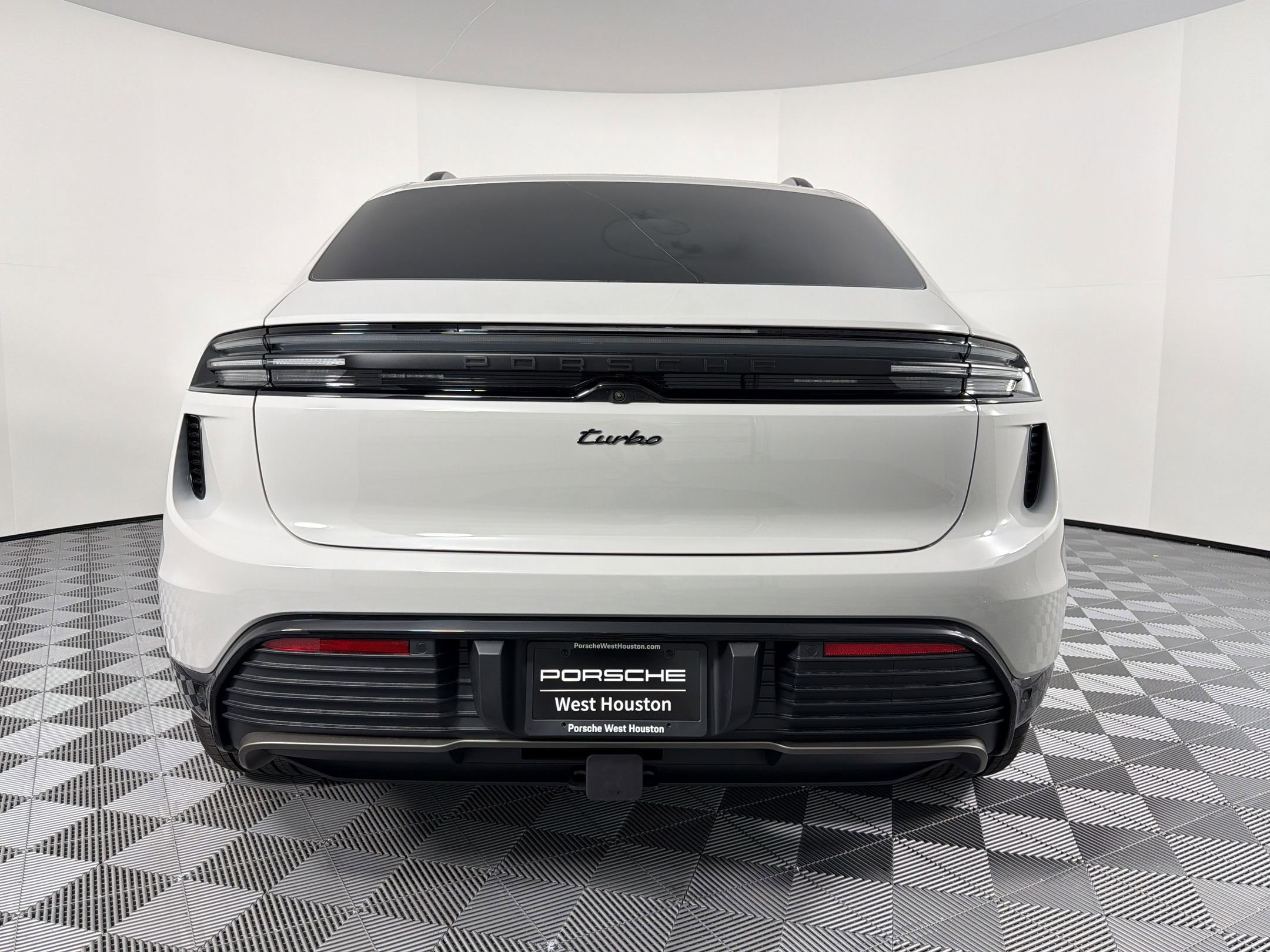 New 2026 Porsche Macan Turbo Electric AWD/4WD image 8