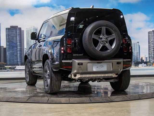 Certified 2025 Land Rover Defender 90 X-Dynamic SE image 9