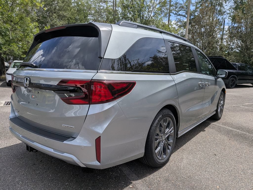 New 2026 Honda Odyssey Touring image 4