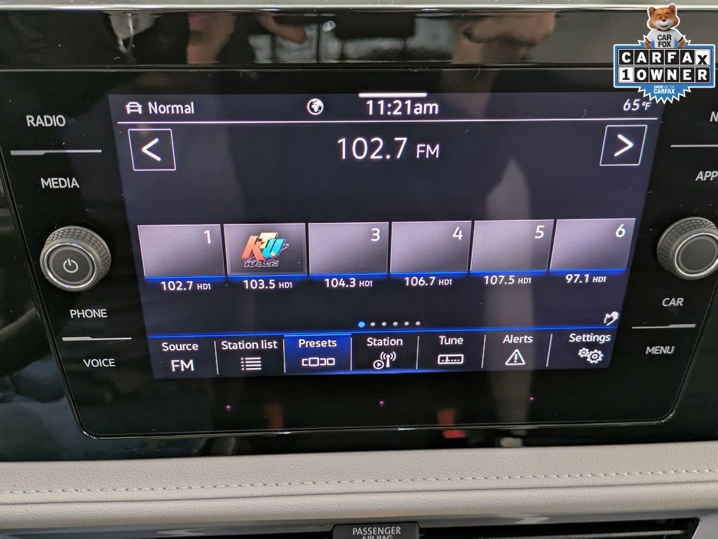 Used 2025 Volkswagen Taos SEL w/ Black Wheel Plus Package image 14