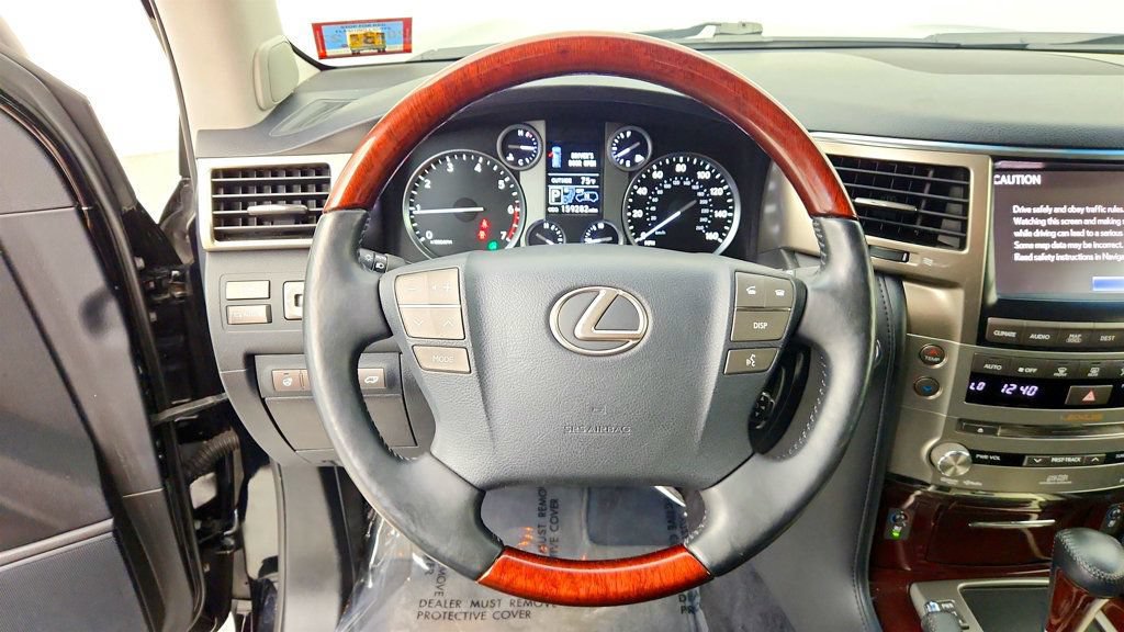 Used 2013 Lexus LX 570 4WD w/ Luxury Pkg image 14
