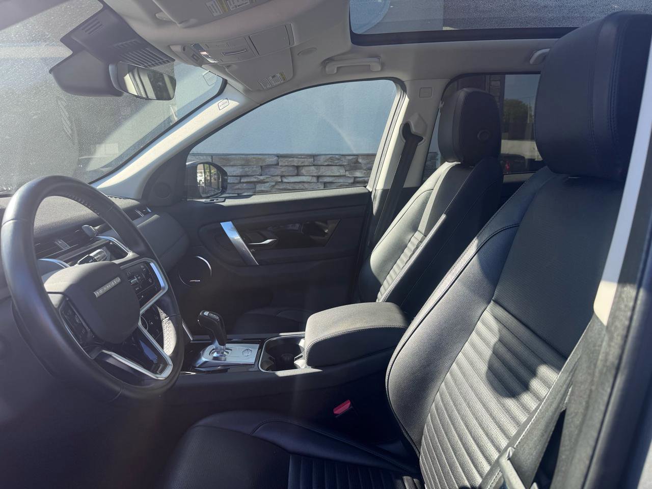 Used 2022 Land Rover Discovery Sport SE AWD/4WD image 14