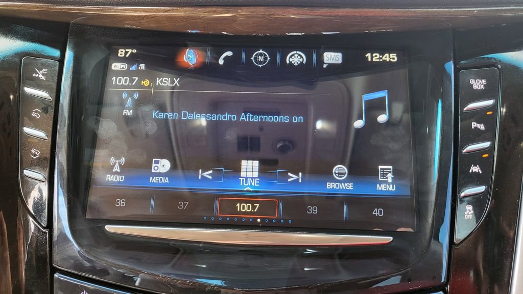 Used 2018 Cadillac Escalade Luxury AWD/4WD image 38