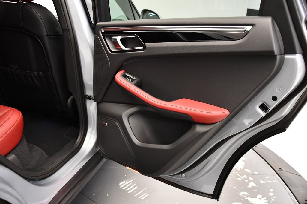 Used 2025 Porsche Macan Turbo image 53