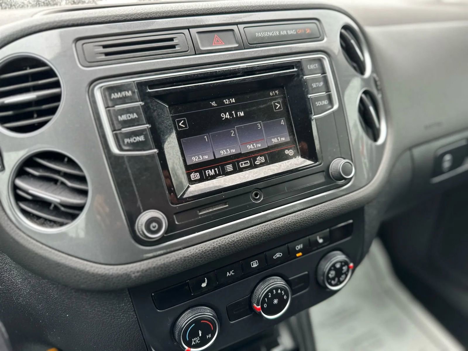 Used 2016 Volkswagen Tiguan S image 25