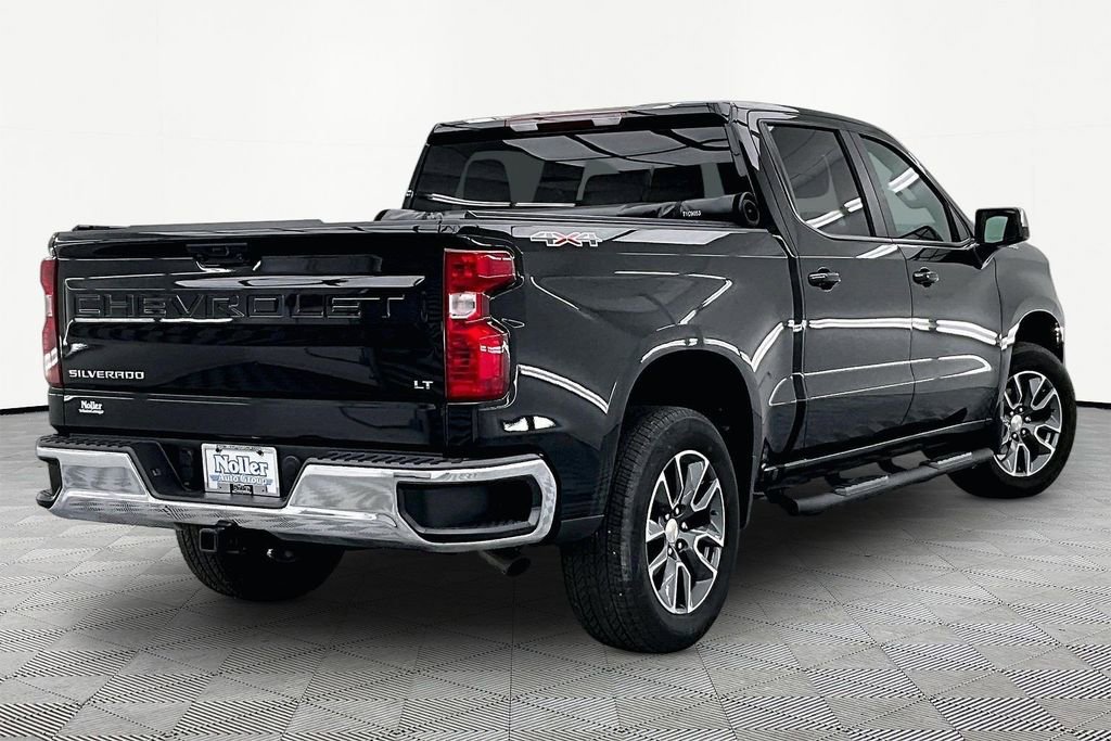 Used 2024 Chevrolet Silverado 1500 LT AWD/4WD image 2