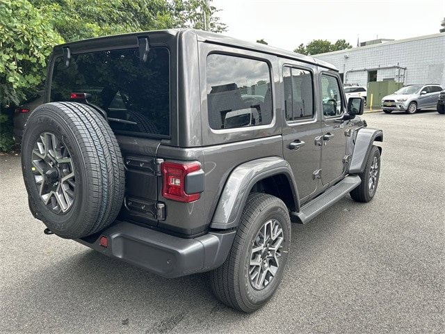 New 2025 Jeep Wrangler Unlimited Sahara image 8