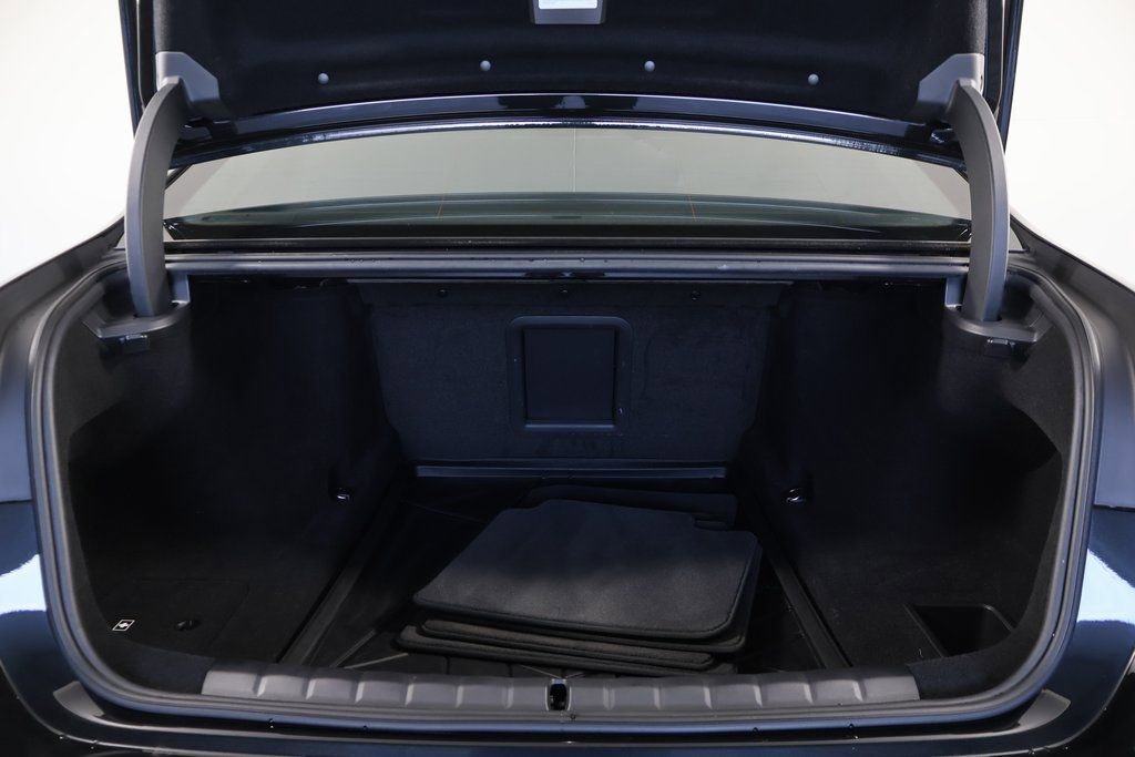 Used 2023 BMW 740i w/ Parking Assistance Package RWD image 13