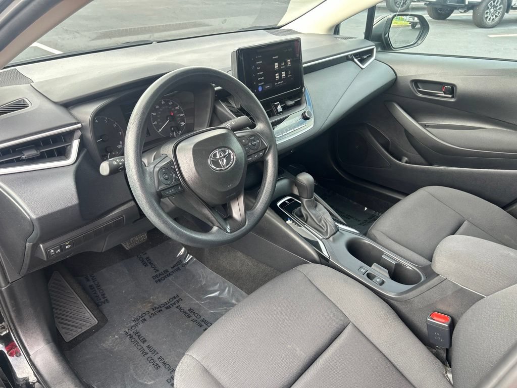 Used 2025 Toyota Corolla LE FWD image 18