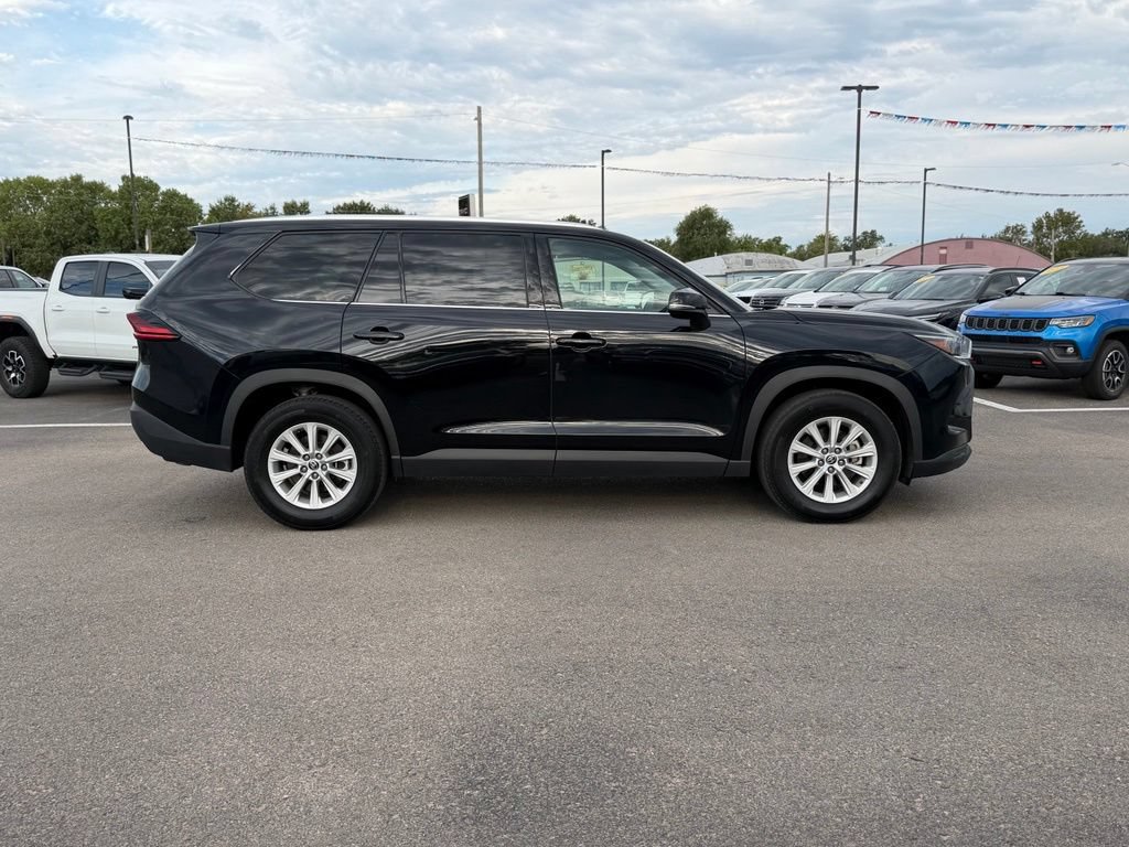 Used 2025 Toyota Grand Highlander AWD image 3