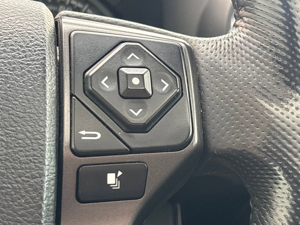 Used 2017 Toyota Tacoma TRD Off-Road image 21