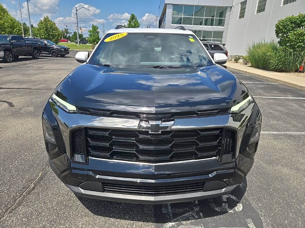 Used 2025 Chevrolet Equinox ACTIV w/ LPO, Floor Liner Package FWD image 3