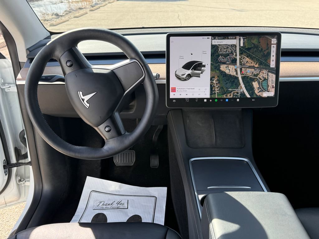 Used 2021 Tesla Model Y Long Range image 9