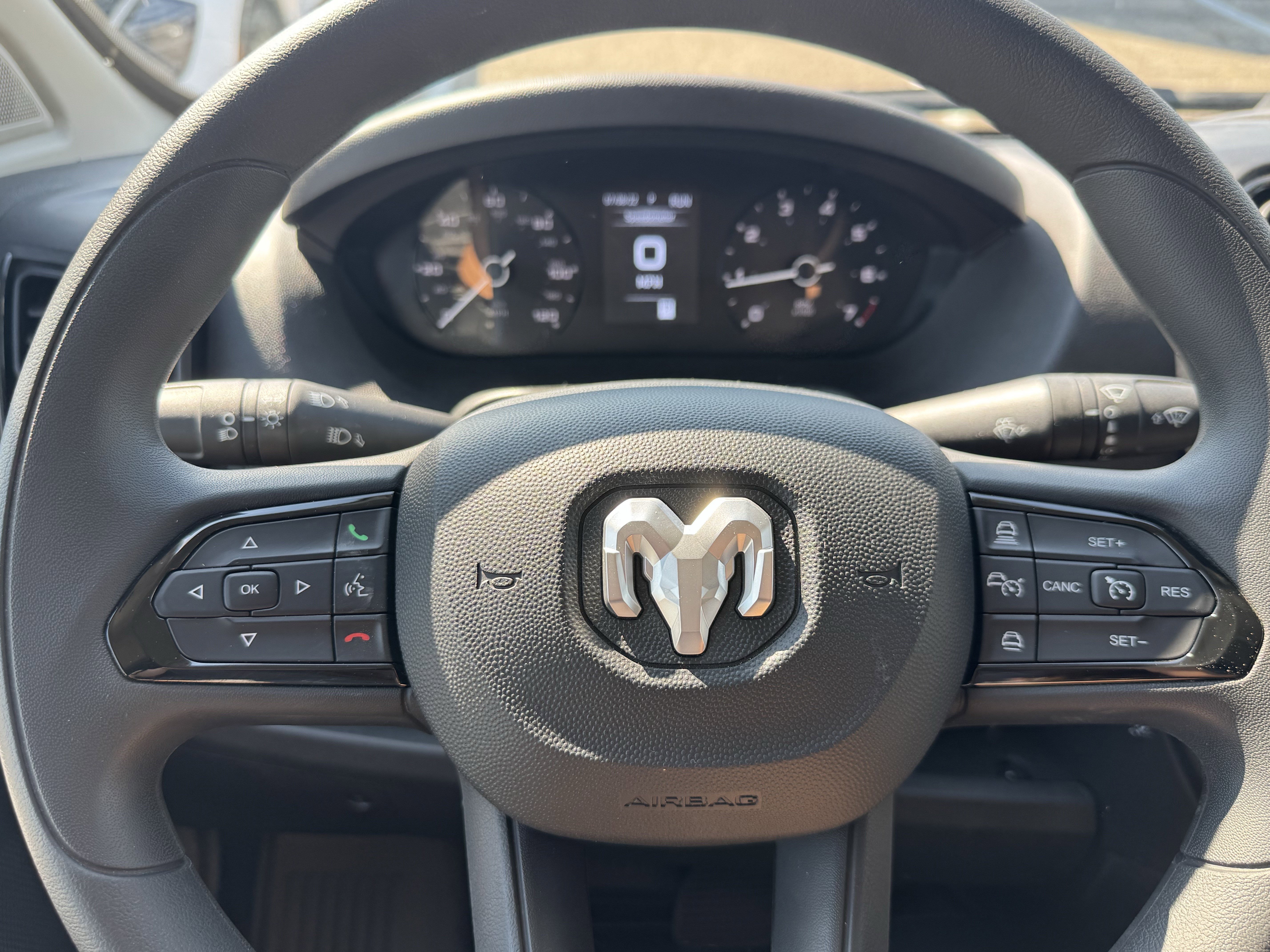 Used 2025 RAM ProMaster 2500 w/ Convenience Group image 9