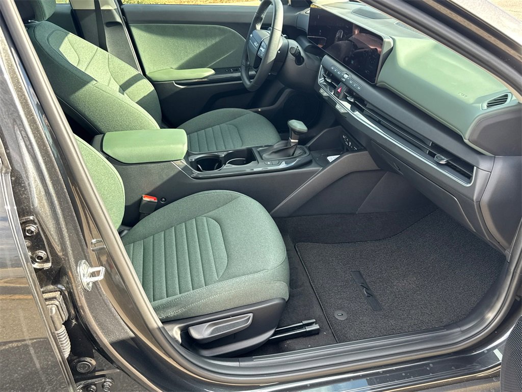 New 2025 Kia K4 EX image 13