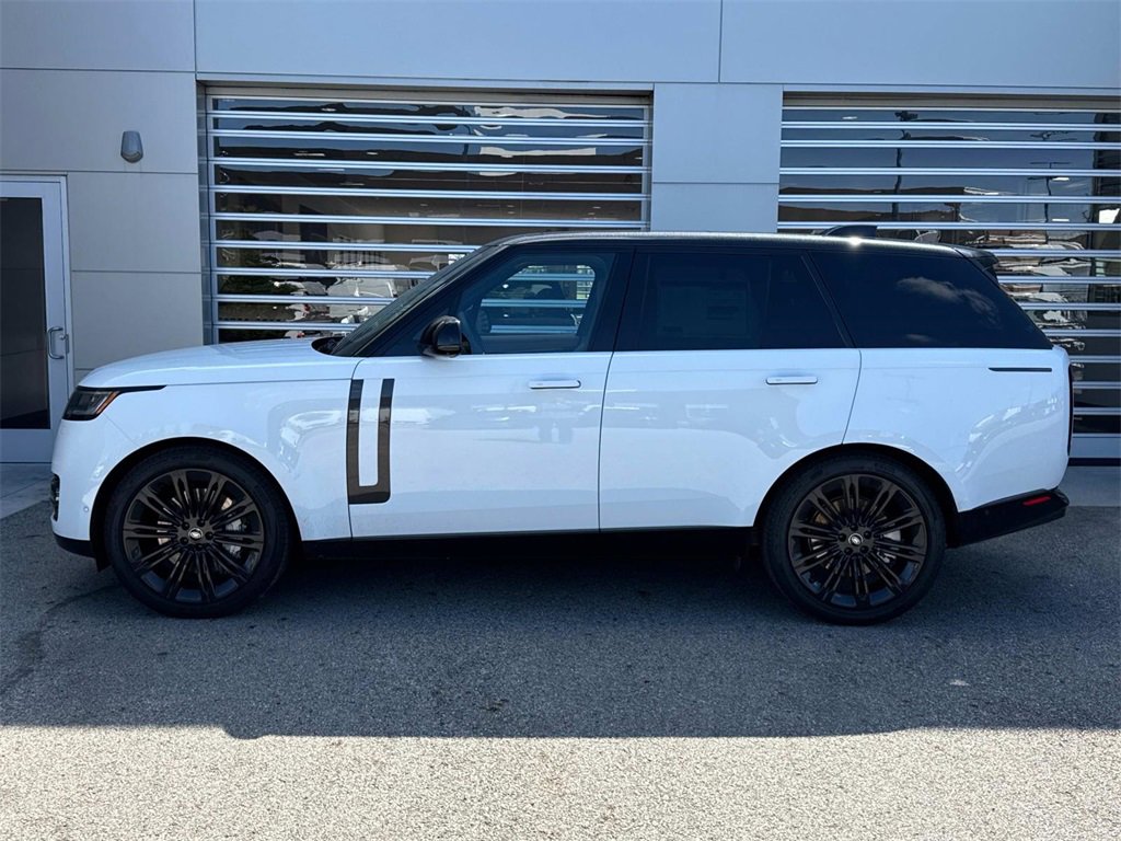 New 2025 Land Rover Range Rover SE image 4