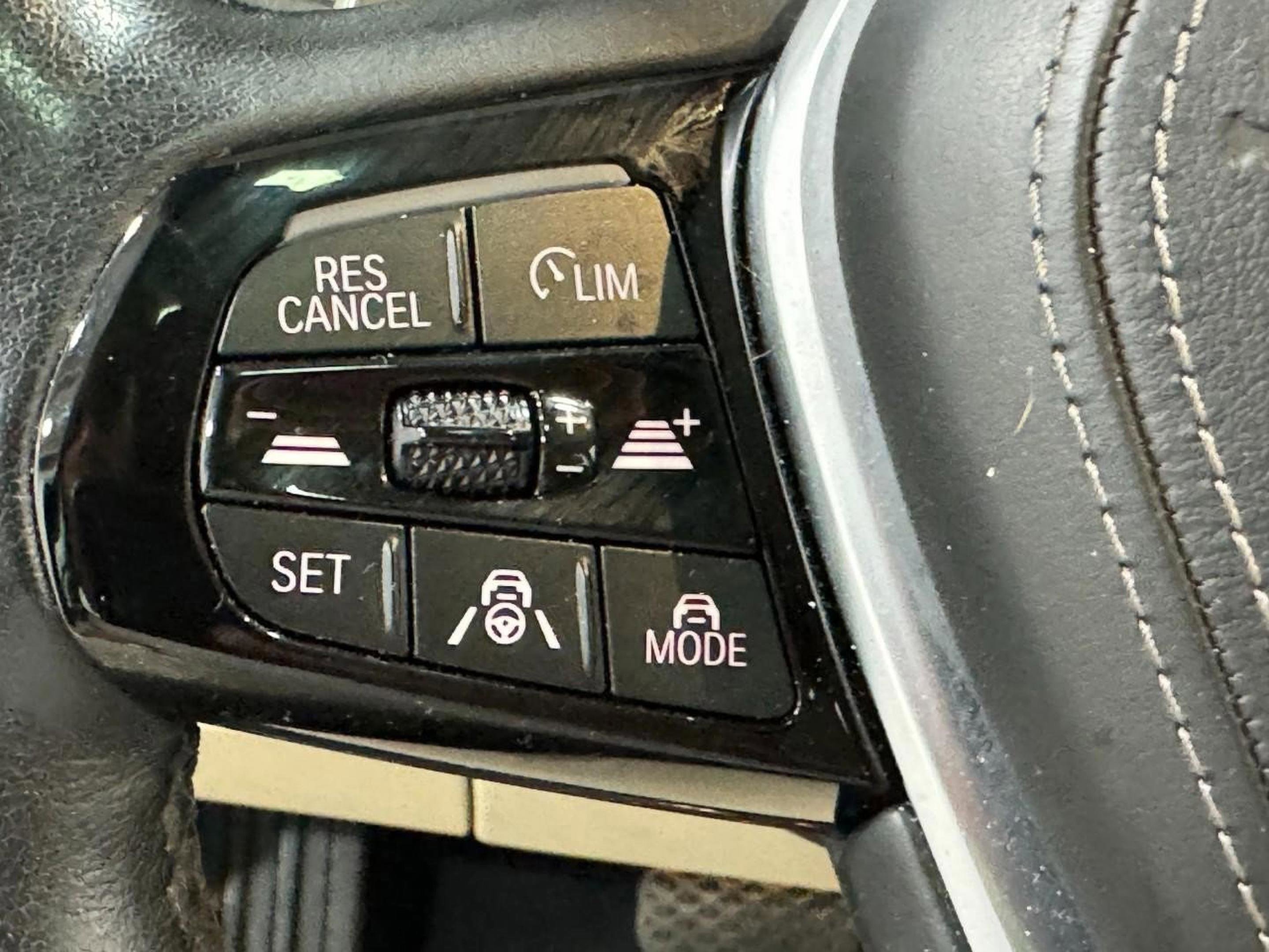 Used 2022 BMW 540i xDrive w/ Premium Package image 27