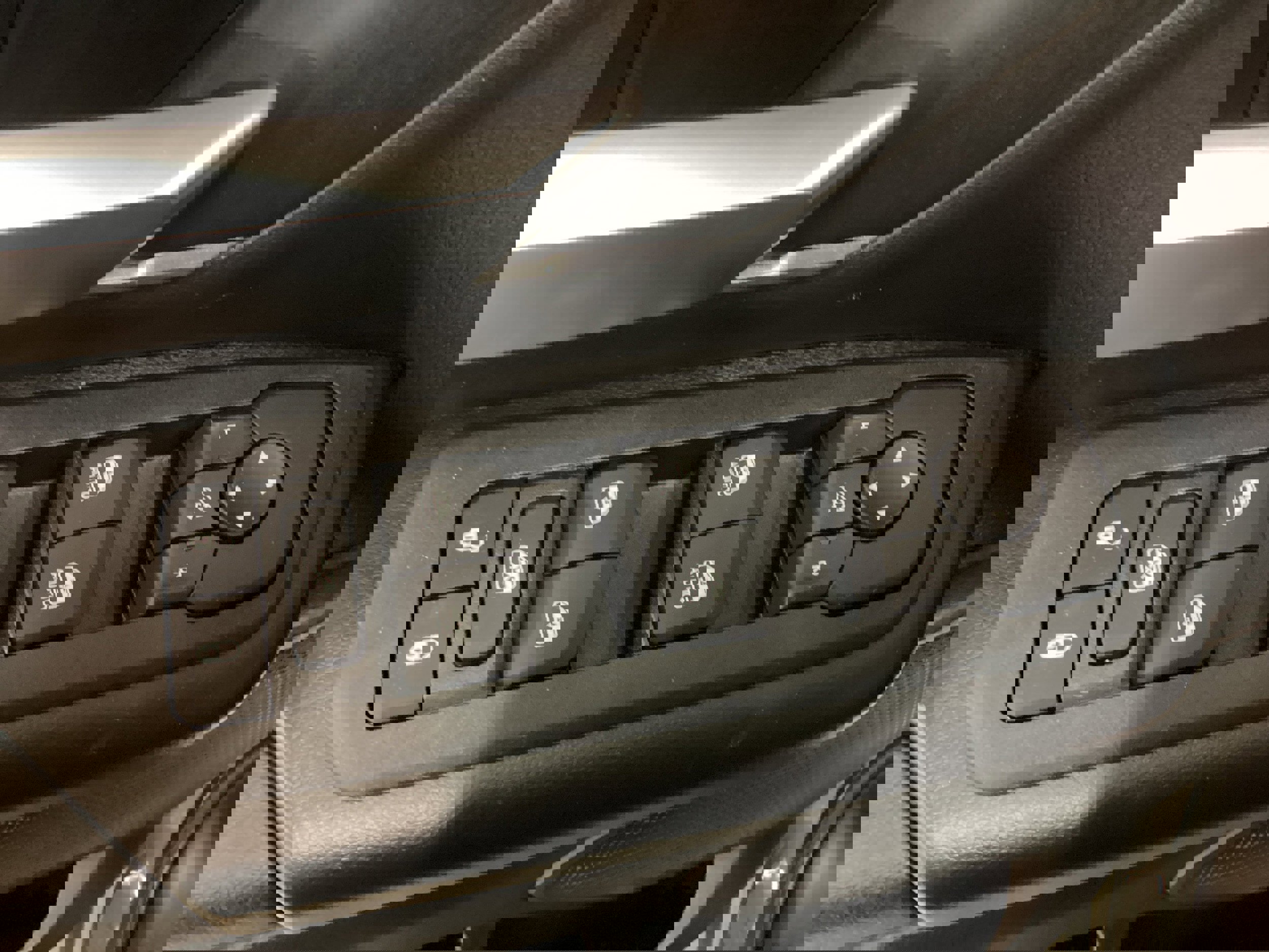 New 2026 RAM 1500 4x4 Crew Cab image 13